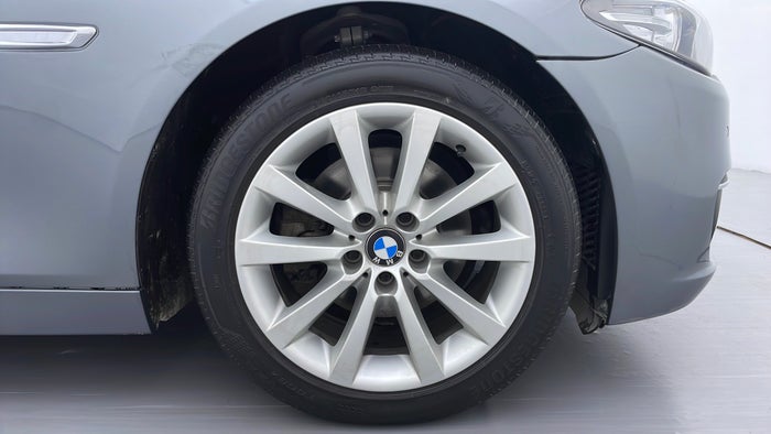 BMW 520I-Right Front Tyre