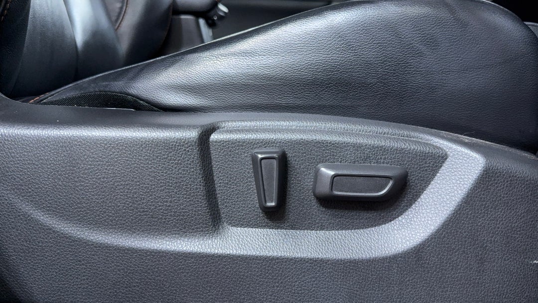 2018 Mitsubishi Eclipse Cross Exceed (AWD), Automatic, 96321 km, Drivers Side Adjustment Panel