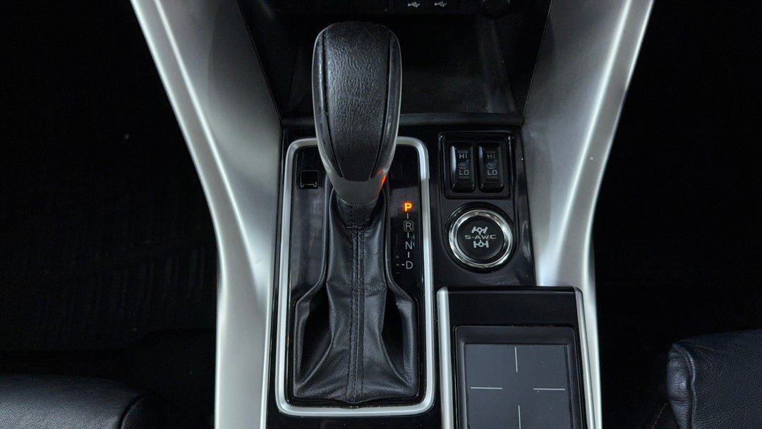 2018 Mitsubishi Eclipse Cross Exceed (AWD), Automatic, 96321 km, Gear Lever 