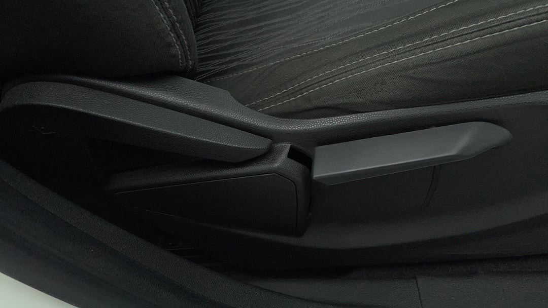 2015 Ford Ecosport Trend, Manual, 110776 km, Drivers Side Adjustment Panel