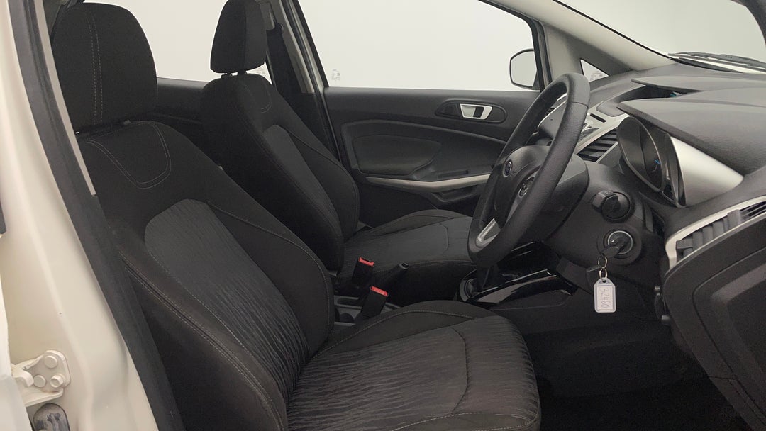 2015 Ford Ecosport Trend, Manual, 110776 km, Right Side Front Door Cabin View