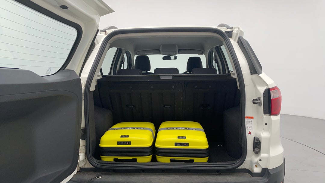 2015 Ford Ecosport Trend, Manual, 110776 km, Boot Inside View with Luggage