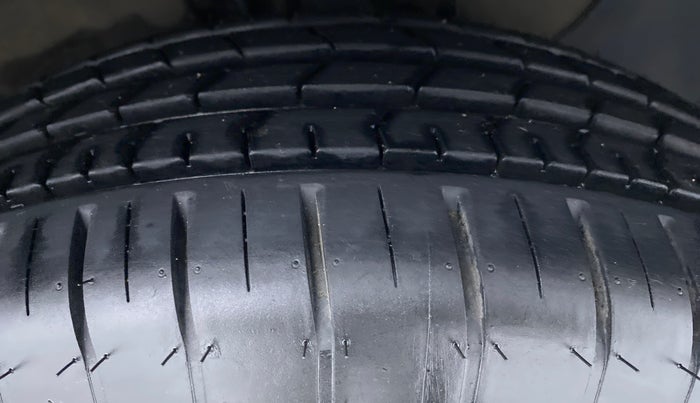 2016 Hyundai Elite i20 MAGNA 1.2, Petrol, Manual, 36,669 km, Right Front Tyre Tread