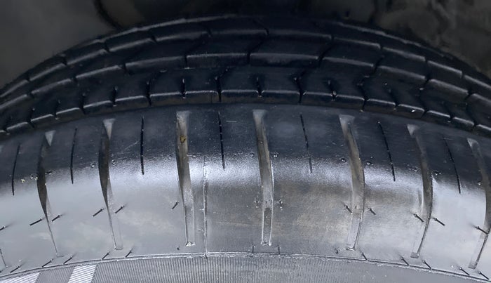 2016 Hyundai Elite i20 MAGNA 1.2, Petrol, Manual, 36,669 km, Left Front Tyre Tread