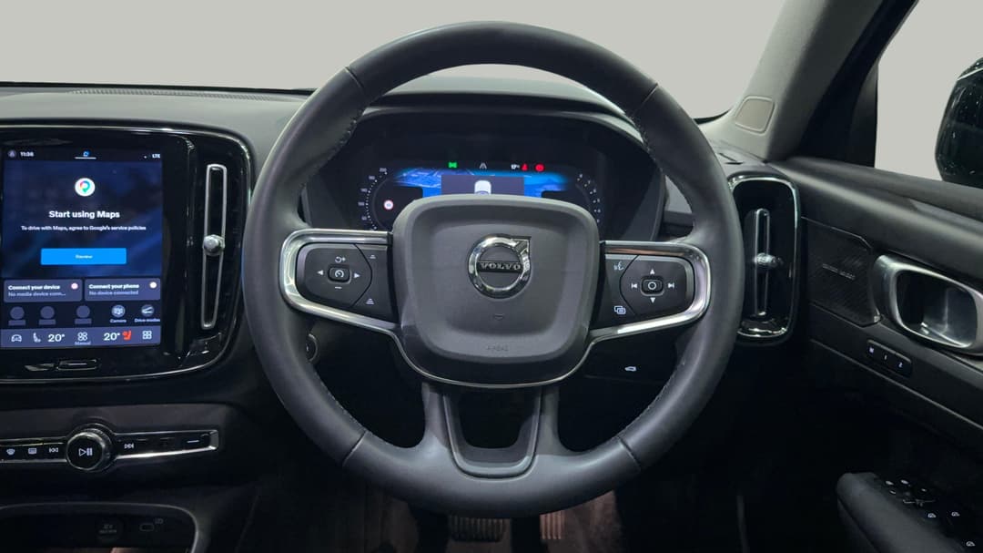 2023 Volvo Xc40 Ultimate B5 Dark Mhev, Automatic, 35640 km, Steering Wheel Close-up