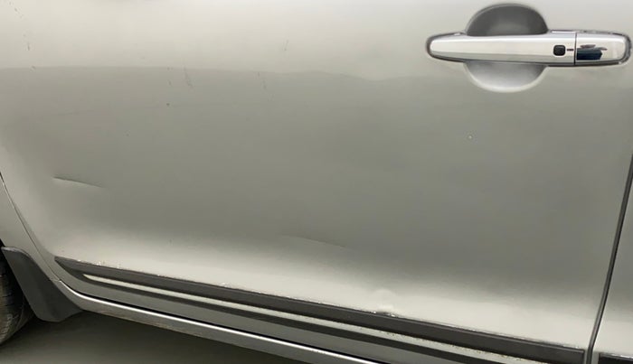 2015 Maruti Baleno ALPHA DIESEL 1.3, Diesel, Manual, 70,867 km, Front passenger door - Minor scratches