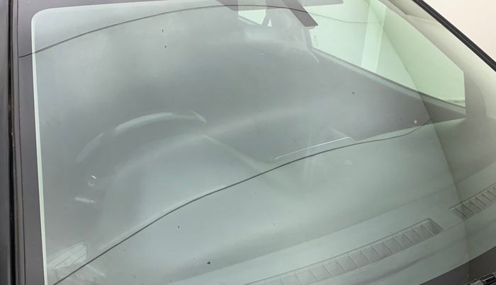 2015 Maruti Baleno ALPHA DIESEL 1.3, Diesel, Manual, 70,867 km, Front windshield - Minor spot on windshield