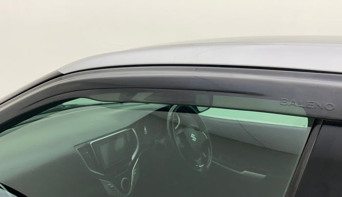 2015 Maruti Baleno ALPHA DIESEL 1.3, Diesel, Manual, 70,867 km, Front passenger door - Door visor damaged