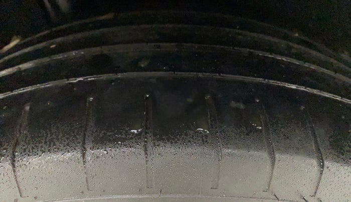 2015 Maruti Baleno ALPHA DIESEL 1.3, Diesel, Manual, 70,867 km, Right Rear Tyre Tread