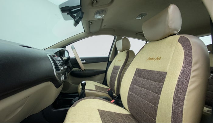 2014 Hyundai i20 SPORTZ 1.2 VTVT, Petrol, Manual, 25,104 km, Right Side Front Door Cabin