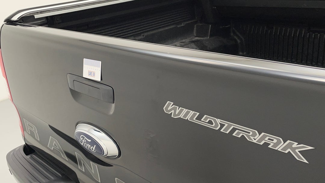 Boot / Tailgate Tailgate Scratch