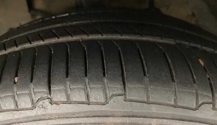 2015 Tata Bolt XT REVOTRON, Petrol, Manual, 60,329 km, Left Front Tyre Tread