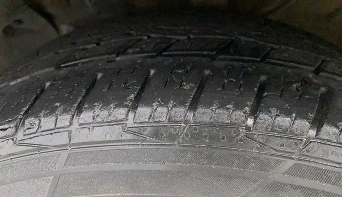 2016 Hyundai Creta SX PLUS AT 1.6 DIESEL, Diesel, Automatic, 65,798 km, Left Front Tyre Tread