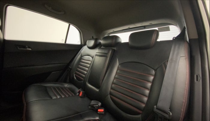 2016 Hyundai Creta SX PLUS AT 1.6 DIESEL, Diesel, Automatic, 65,798 km, Right Side Rear Door Cabin