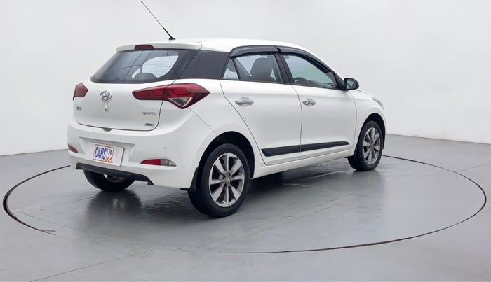 2015 Hyundai Elite i20 SPORTZ (O) 1.4, Diesel, Manual, 31,156 km, Right Back Diagonal (45- Degree) View