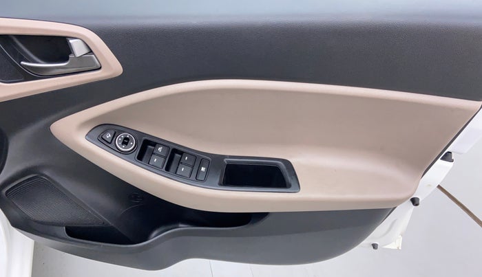 2015 Hyundai Elite i20 SPORTZ (O) 1.4, Diesel, Manual, 31,156 km, Driver Side Door Panels Control