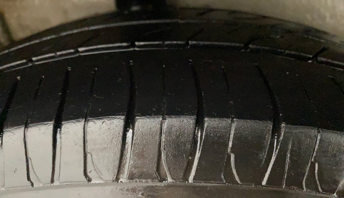 2018 Maruti Celerio VXI CNG, CNG, Manual, 1,06,820 km, Right Rear Tyre Tread