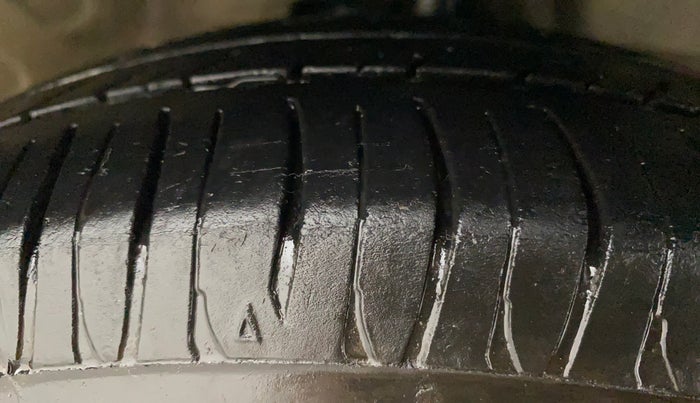 2018 Maruti Celerio VXI CNG, CNG, Manual, 1,06,820 km, Right Front Tyre Tread