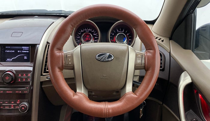 2014 Mahindra XUV500 W6 4X2, Diesel, Manual, 98,054 km, Steering Wheel Close Up