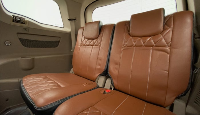 2014 Mahindra XUV500 W6 4X2, Diesel, Manual, 98,054 km, Third Seat Row ( optional )