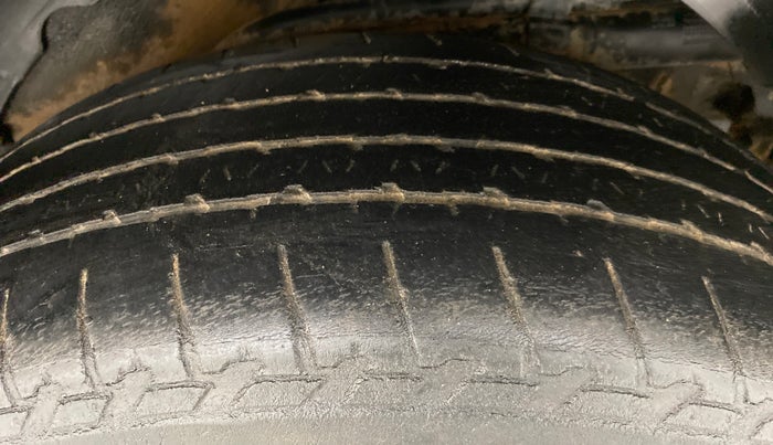2014 Mahindra XUV500 W6 4X2, Diesel, Manual, 98,054 km, Left Rear Tyre Tread