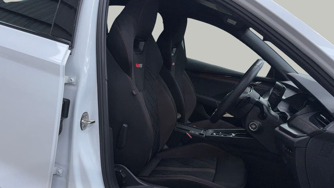 2022 SKODA Octavia Rs 180tsi, Automatic, 56528 km, Right Side Front Door Cabin View