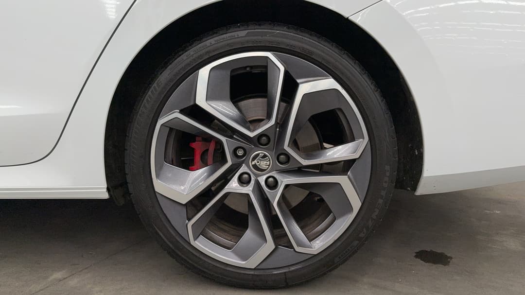 2022 SKODA Octavia Rs 180tsi, Automatic, 56528 km, Left Rear Wheel
