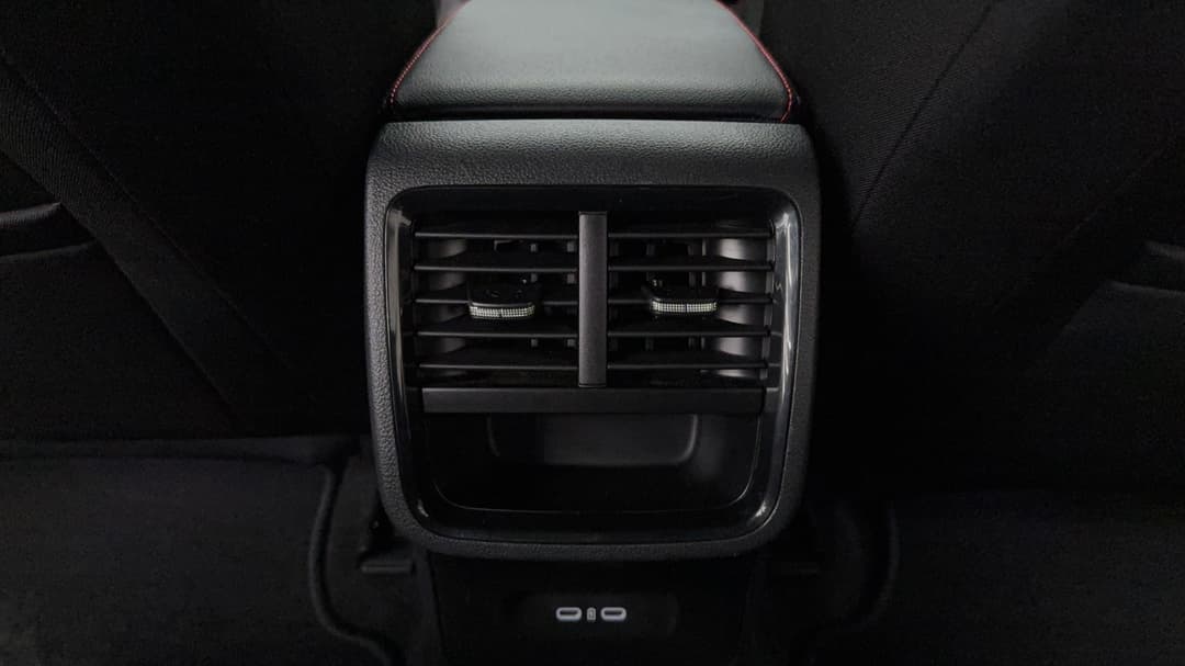 2022 SKODA Octavia Rs 180tsi, Automatic, 56528 km, Rear A/C Vent