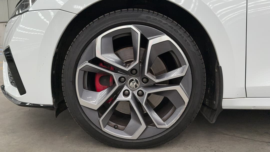 2022 SKODA Octavia Rs 180tsi, Automatic, 56528 km, Left Front Wheel