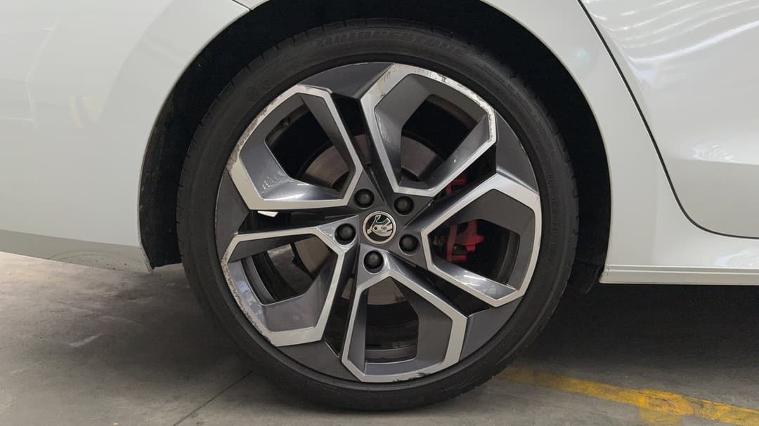 2022 SKODA Octavia Rs 180tsi, Automatic, 56528 km, Right Rear Wheel