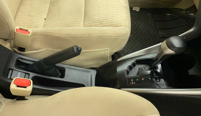 2018 Toyota YARIS G CVT, Petrol, Automatic, 76,719 km, Gear Lever