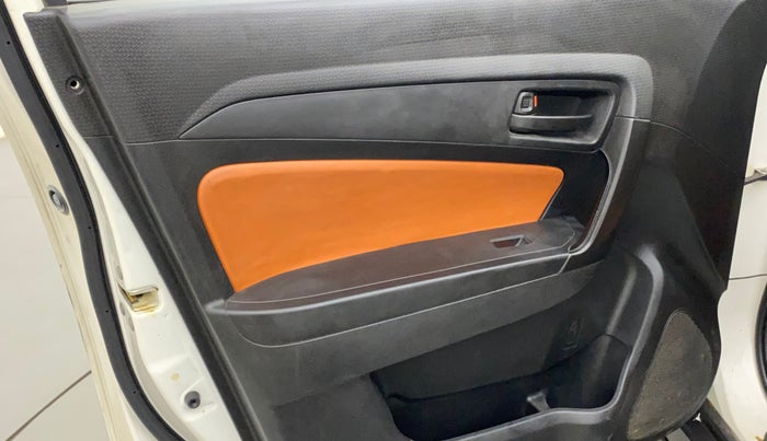 2019 Maruti Vitara Brezza VDI, Diesel, Manual, 61,307 km, Front passenger door - Trim has minor damage