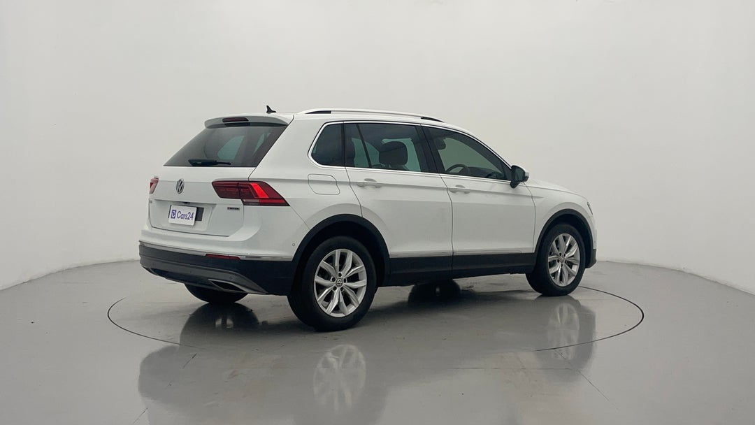 Right Back Diagonal (45- Degree) View