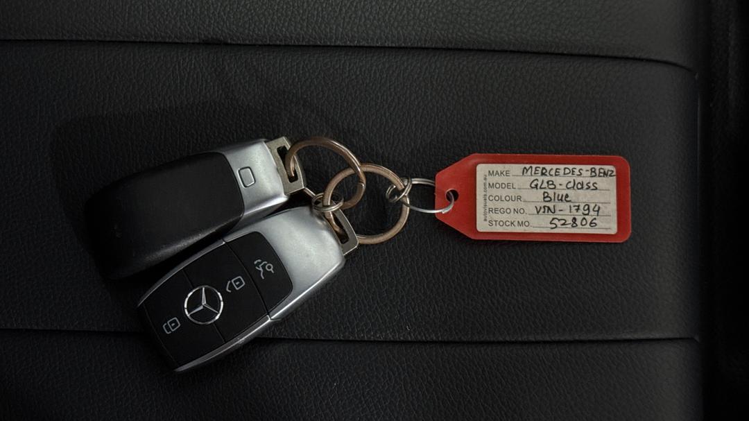 2020 Mercedes-benz Glb 250 4matic, Automatic, 75992 km, Key Close-up
