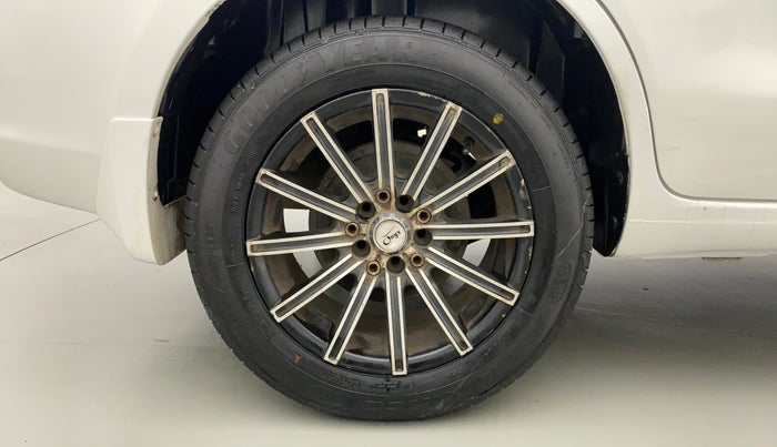 2014 Maruti Ertiga VXI CNG, CNG, Manual, 74,606 km, Right Rear Wheel