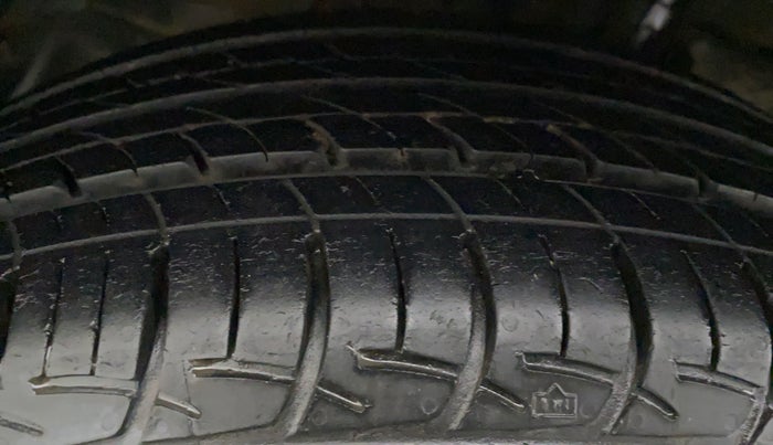 2014 Maruti Ertiga VXI CNG, CNG, Manual, 74,606 km, Left Front Tyre Tread