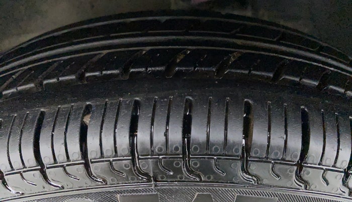 2013 Maruti Alto 800 LXI, Petrol, Manual, 40,546 km, Left Front Tyre Tread