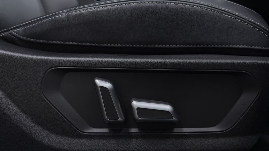 2023 GWM Haval Jolion Lux, Automatic, 31639 km, Drivers Side Adjustment Panel