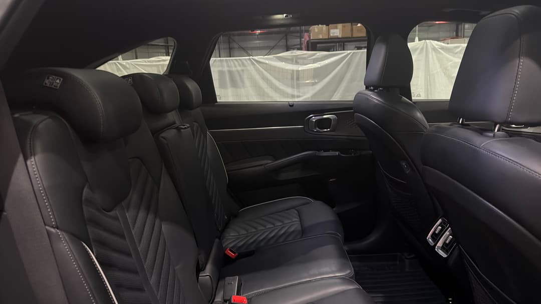 2024 Kia Sorento Gt-line 7 Seat, Automatic, 42080 km, Right Side Rear Door Cabin View
