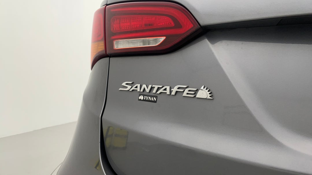 2016 Hyundai Santa Fe Elite Crdi (4x4), Automatic, 121301 km, Badge (Boot Left Side)