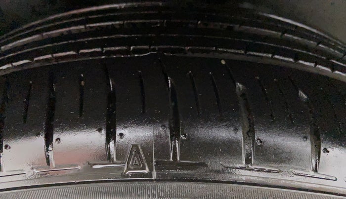 2016 Volkswagen Vento HIGHLINE PETROL, Petrol, Manual, 47,503 km, Right Rear Tyre Tread