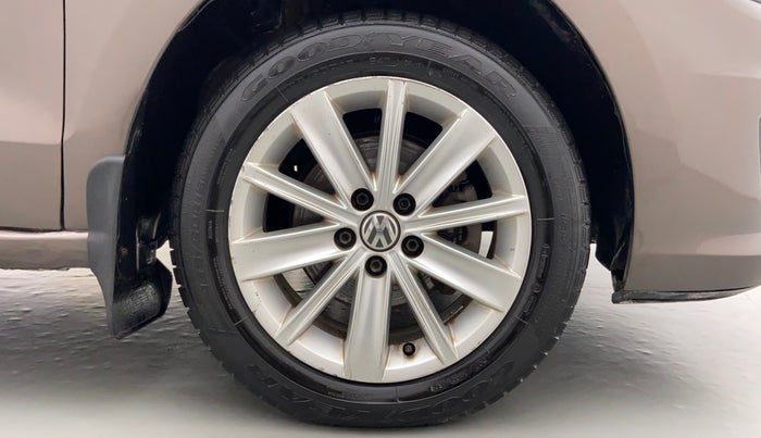 2016 Volkswagen Vento HIGHLINE PETROL, Petrol, Manual, 47,503 km, Right Front Wheel