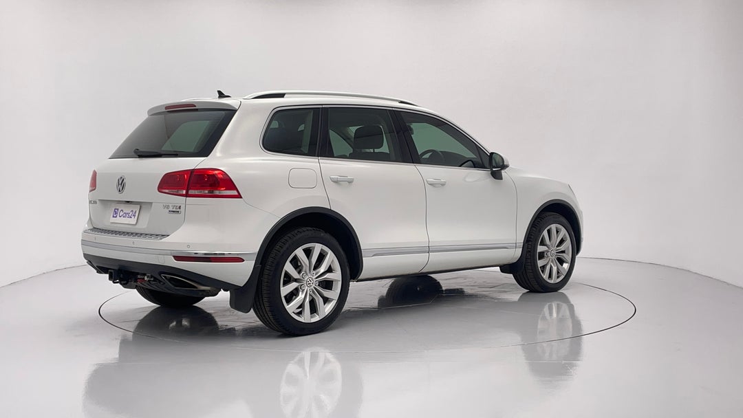 Right Back Diagonal (45- Degree) View