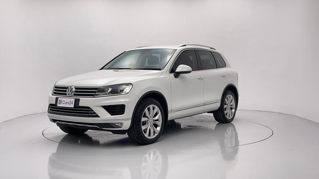 Left Front Diagonal (45- Degree) View