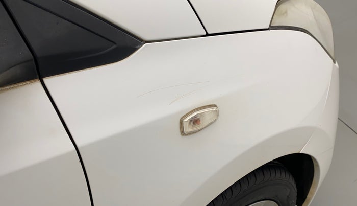 2014 Hyundai Grand i10 MAGNA 1.2 KAPPA VTVT, Petrol, Manual, 1,40,069 km, Right fender - Minor scratches