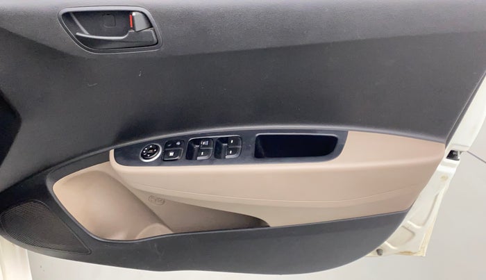 2014 Hyundai Grand i10 MAGNA 1.2 KAPPA VTVT, Petrol, Manual, 1,40,069 km, Driver Side Door Panels Control