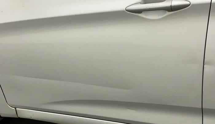 2013 Hyundai Verna FLUIDIC 1.6 VTVT SX, Petrol, Manual, 45,636 km, Front passenger door - Minor scratches