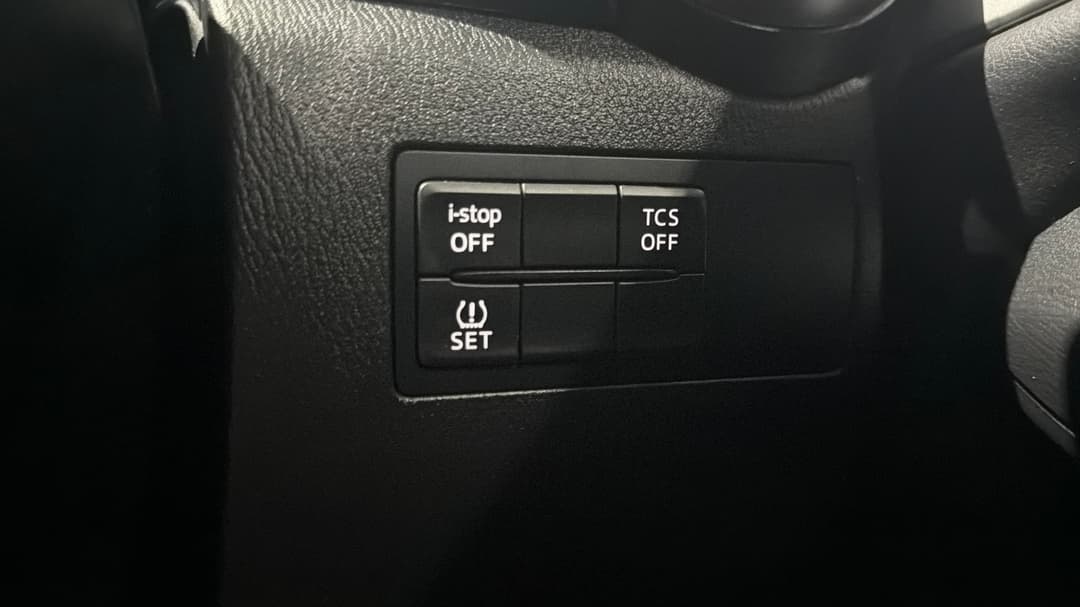 2018 Mazda CX-3 Maxx Sport (FWD), Automatic, 118673 km, Utility Switches/Buttons