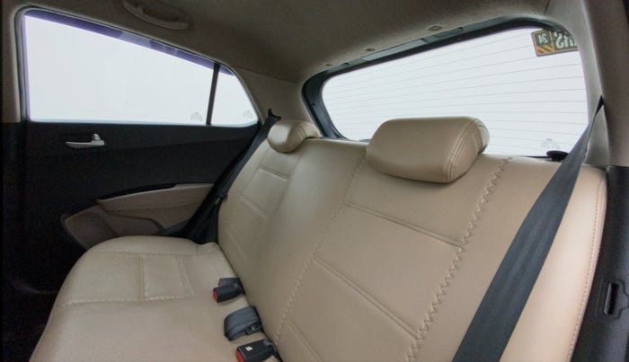 2015 Hyundai Grand i10 ASTA 1.2 KAPPA VTVT, Petrol, Manual, 87,873 km, Right Side Rear Door Cabin