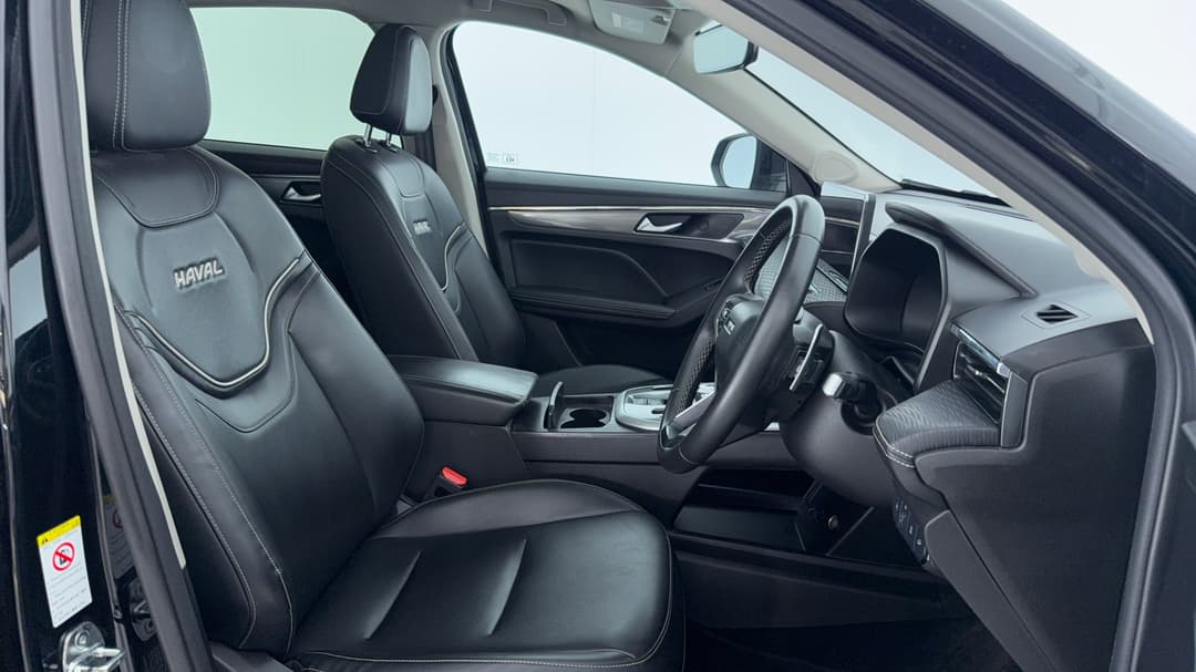 2022 GWM Haval Jolion Ultra, Automatic, 70863 km, Right Side Front Door Cabin View